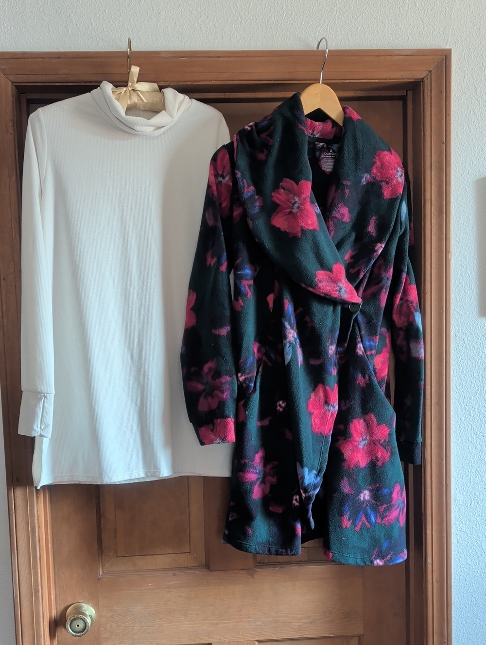 Cuddle Duds BUNDLE Floral Shawl Collar Jacket & Cream Ribbed Turtleneck Tunic